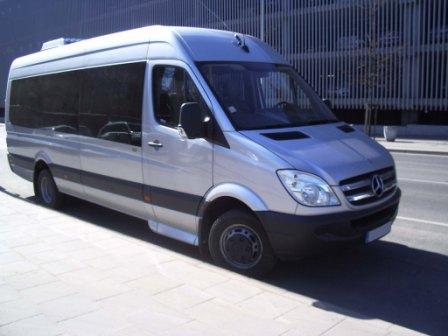 Mercedes Benz Sprinter noma Cēsīs mikroautobuss 15 16 17 18 20 sēdvietas