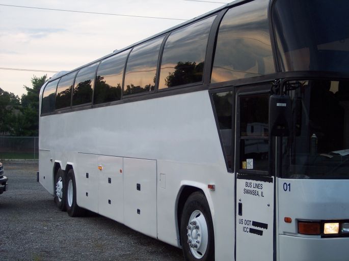 Autobusu noma Cēsīs Neoplan