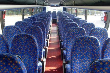 Divstāvu autobusu noma Cēsīs 67 69 70 72 75 sēdvietas